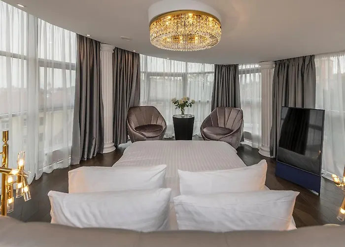 St Palace Szálloda 4*