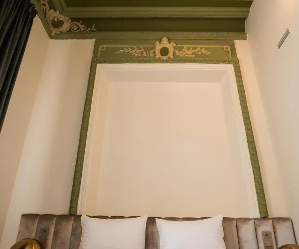 St Palace Szálloda 4*